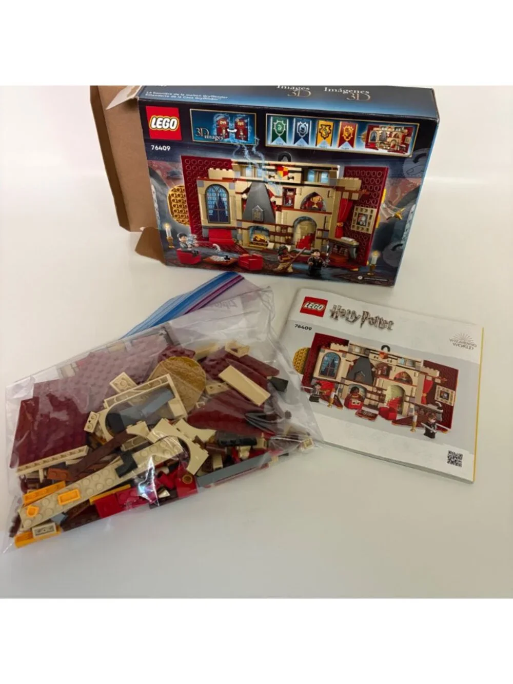 LEGO Harry Potter Gryffindor House Banner Set 76409 Complete